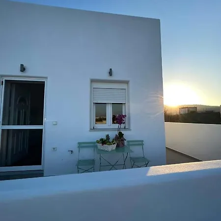 Feelings Fira (Santorini)