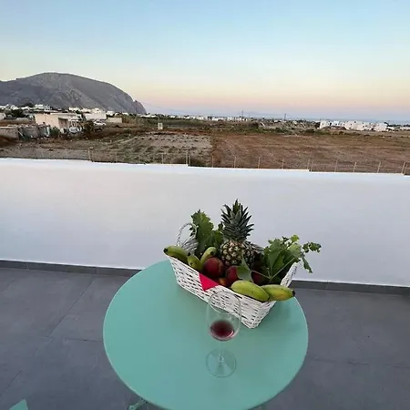 Feelings Fira (Santorini)